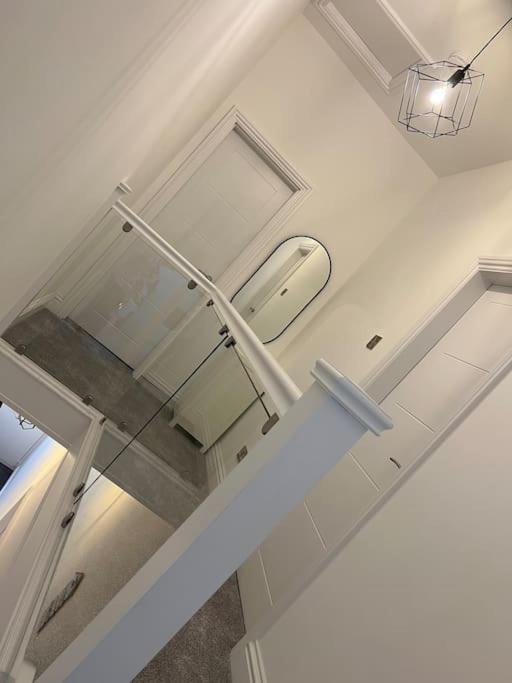 Вилла Brand New Stunning Family House Блэкпул Экстерьер фото